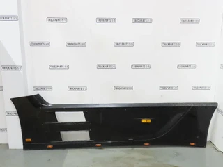 Mercedes-Benz - Body & Chassis Parts Side skirt WB3850 Li. MB en venta