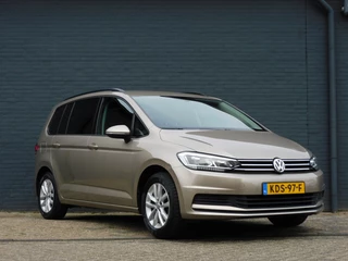 Volkswagen Touran 2019 - 1.0 TSI Highline Business R 7 PERSOONS! image 2 thumbnail