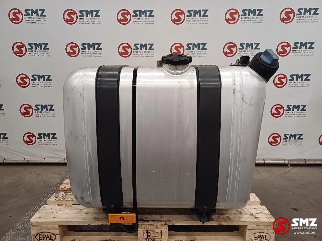 Mercedes-Benz 2016 - Occ brandstoftank 300L + AdBluetank 25L Mercedes afbeelding 1