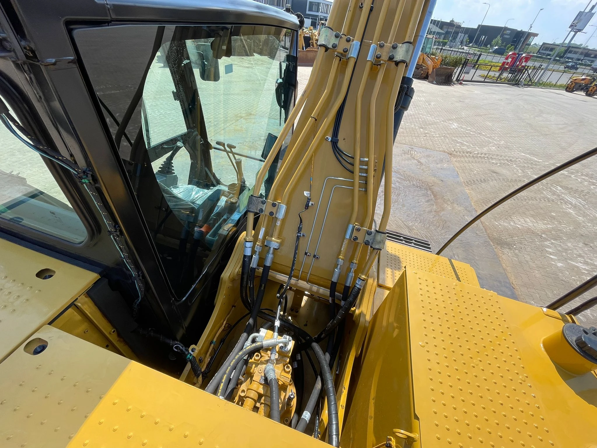 Caterpillar 323D3 2025 imagen 30