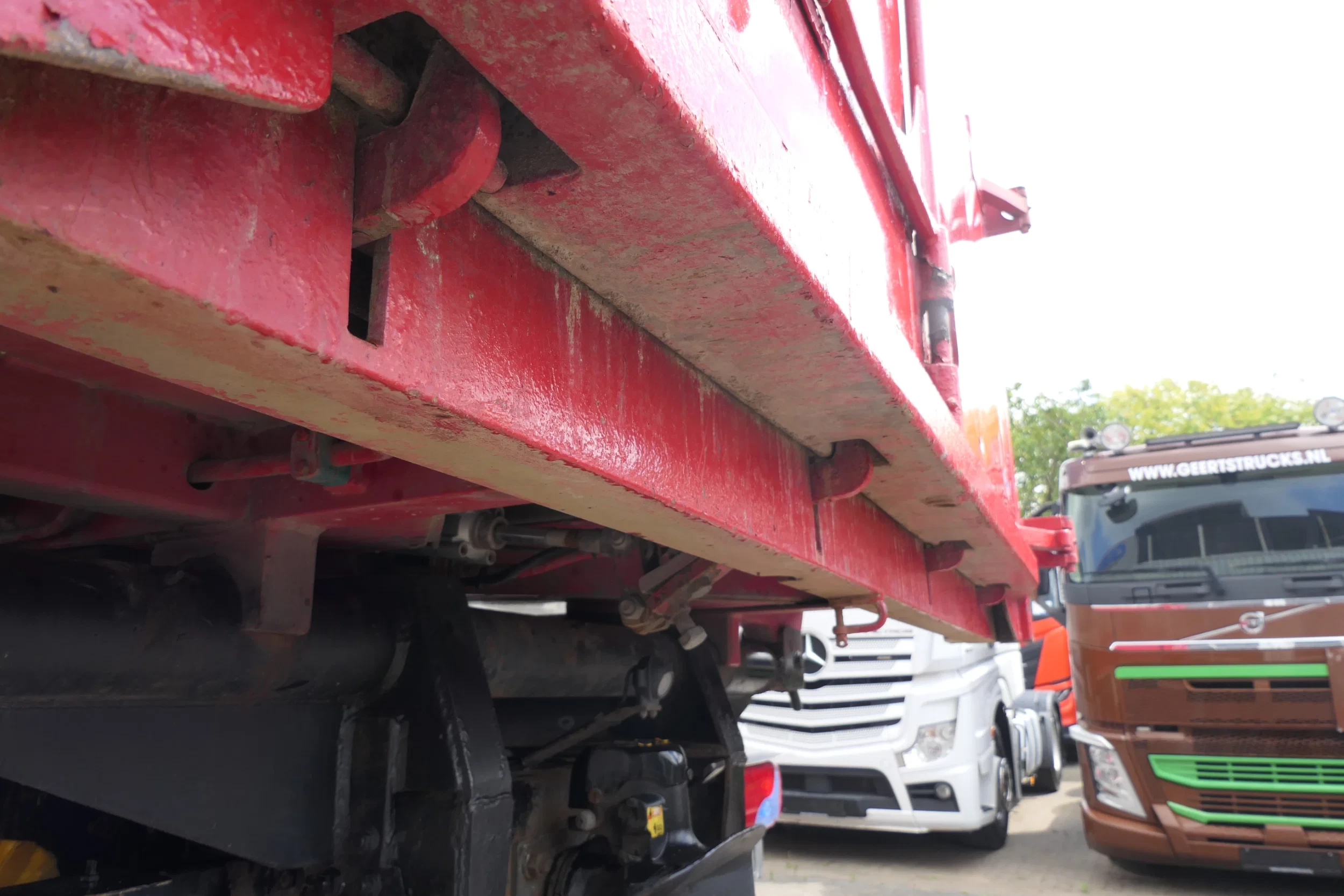 MAN TGS 2014 - 26.480 | 6X6 | 2 Side Tipper + Hydraulic dust cover | PALFINGER Q170Z84TI + Easy fold | 665130Km | 2014 | Full Steel | Drum brakes | Trailer coupling | TUV/MOT/APK 08-2026 | NL-Truck afbeelding 17