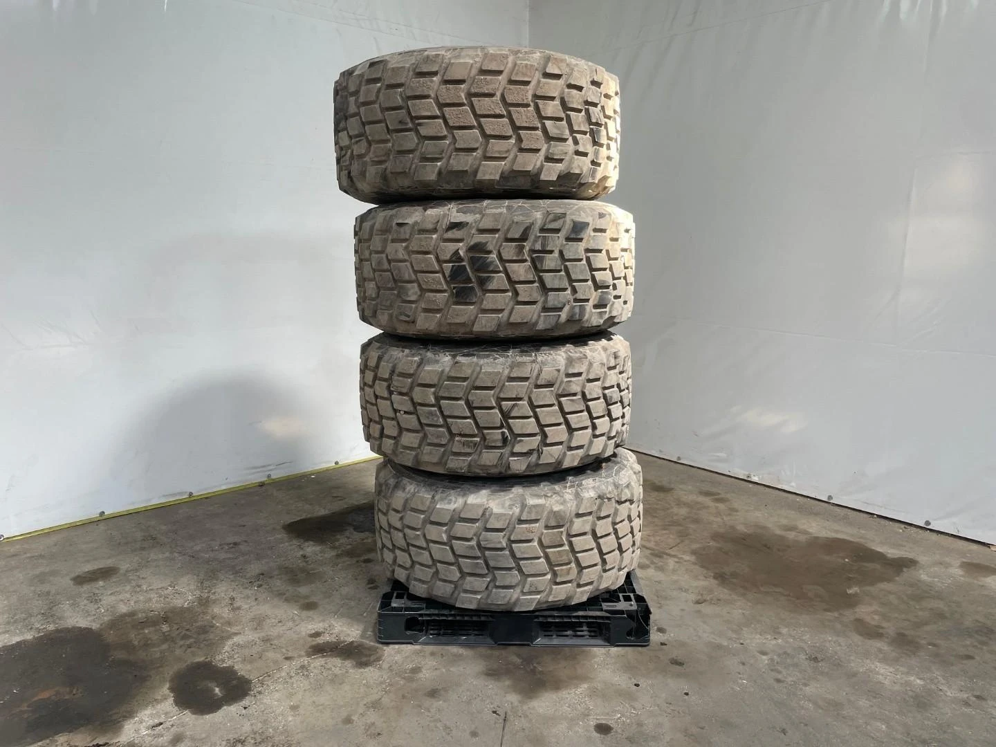 Michelin 525/65 R20.5 afbeelding 1