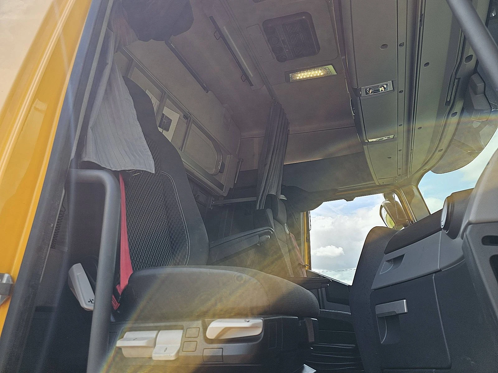 Renault 2019 - T 480 image 7