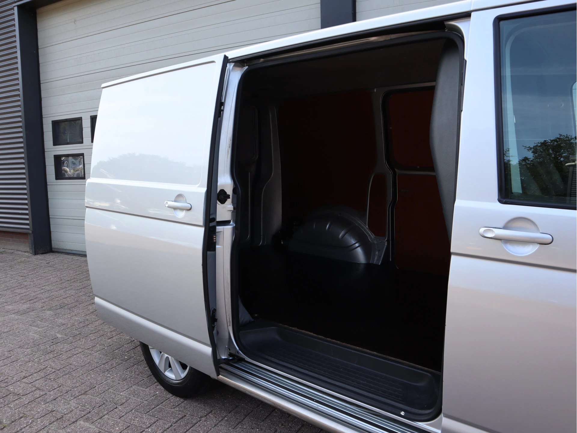 Volkswagen Transporter 2012 - 2.0 TDI 102pk L1H1 - Schuifdeur L+R - Trekhaak - Airco image 5
