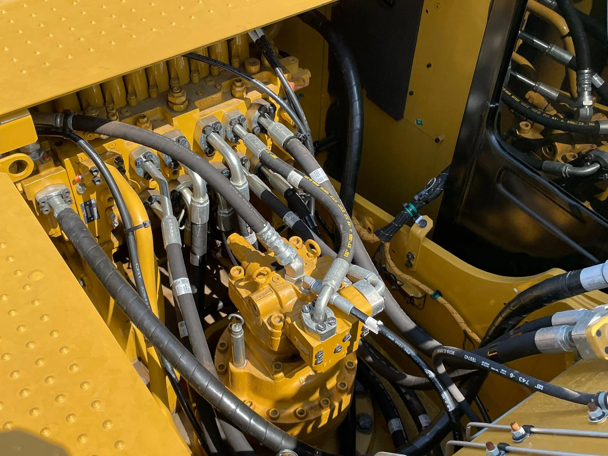Caterpillar 323D3 2025 imagen 29