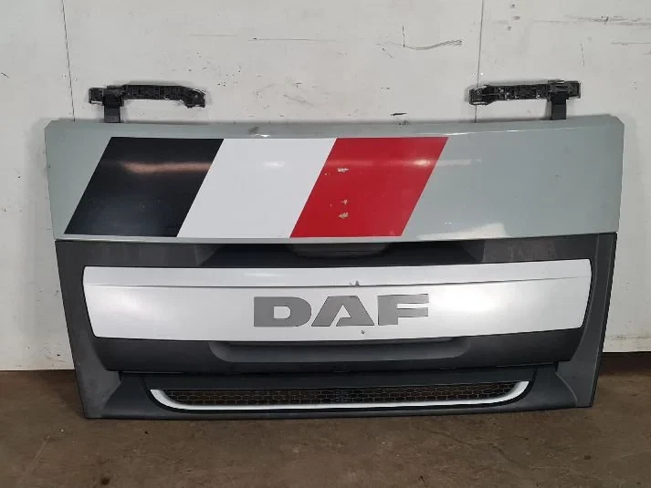 DAF - Body & Chassis Parts Grille DAF XF 106 image 1