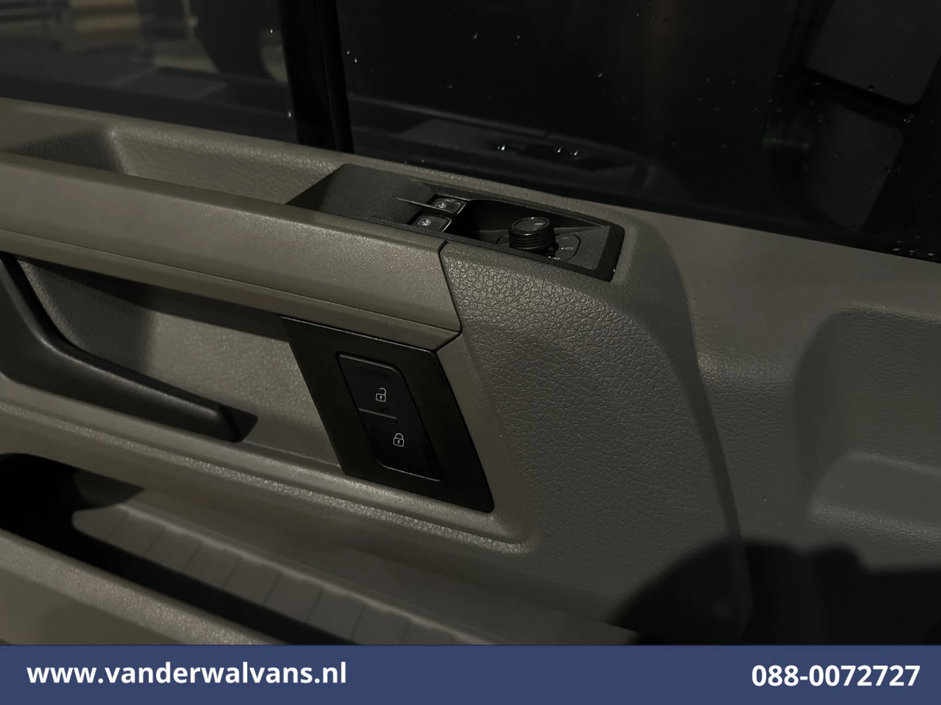 Volkswagen Crafter 2020 - 2.0 TDI 140pk L3H3 L2H2 Euro6 Airco | Navigatie | Apple Carplay | Cruisecontrol image 16