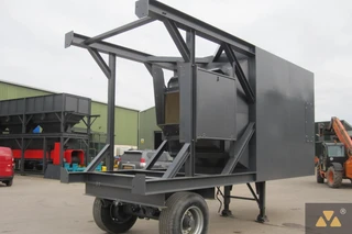 Delta 2015 - Mobile surge hopper image 2 thumbnail