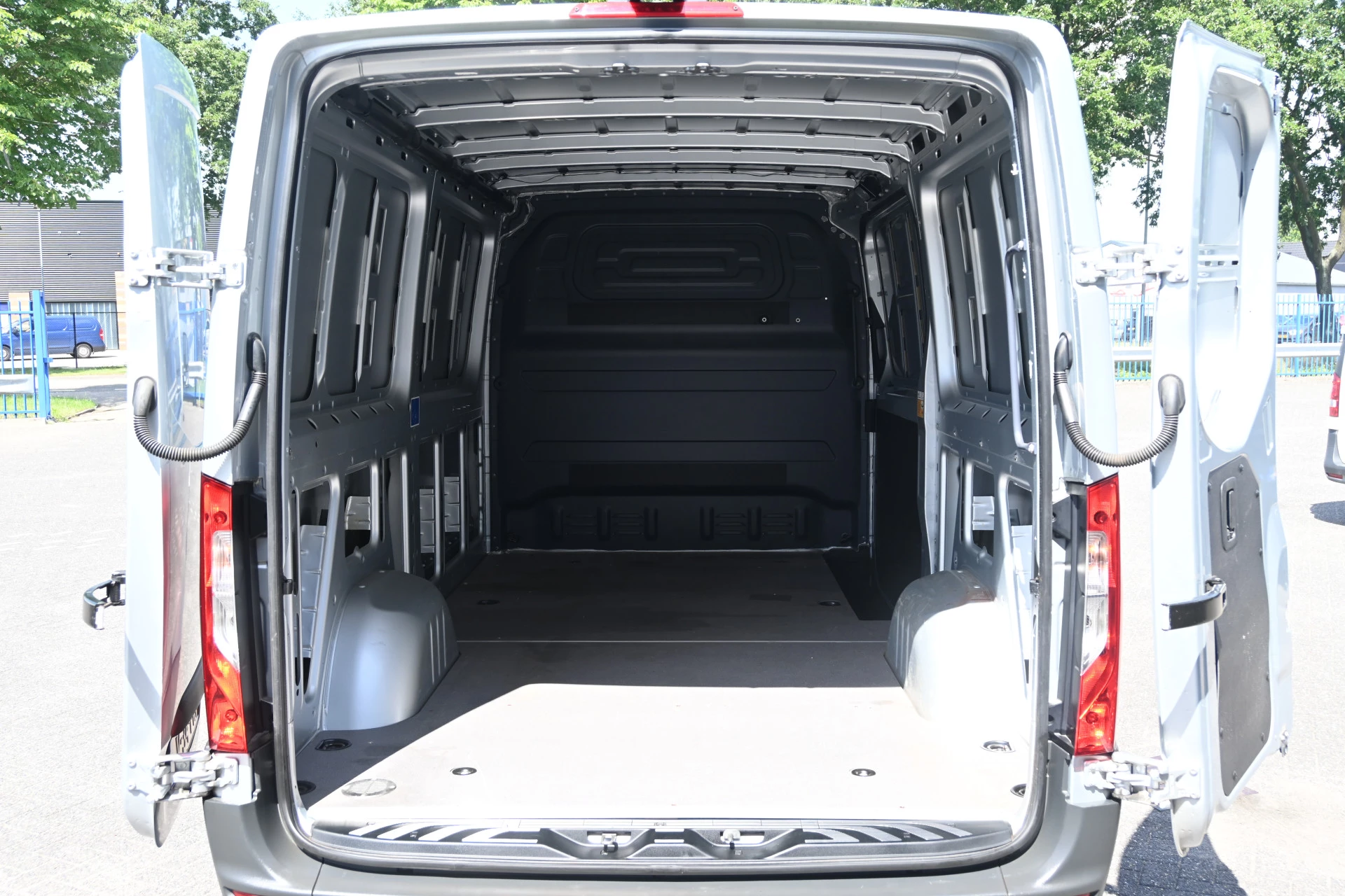 Mercedes-Benz Sprinter 2021 - 315 CDI L2H1 RWD obrázek 11