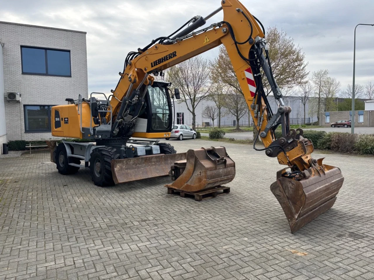 Liebherr 2017 - A 914 Litronic, 2017 Year only 7955 Hours! Incl. 3x buckets!! Bild 2