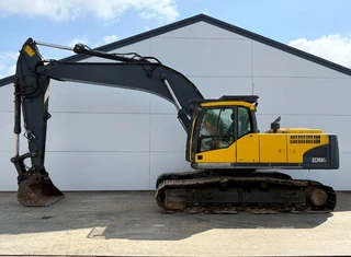 Volvo 2011 - EC290EL - Quick Coupler / Hammer Lines / Auto Lube en venta