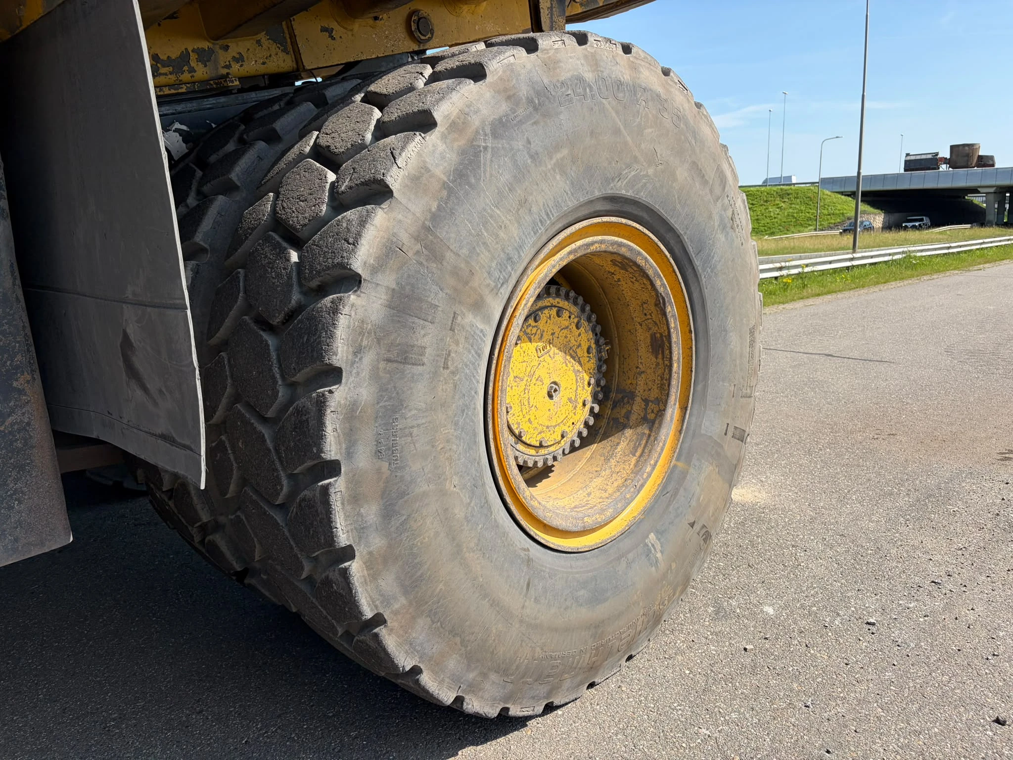 Komatsu HD605-7 2005 afbeelding 15