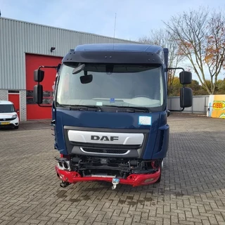 DAF LF210 2022 - / ENGINE RUNNING / ONLY:120371 KM / PLATFORM:1000 KG / LWDS / AIRCO / AUTOMATIC / EURO-6 / 2022 bild 2