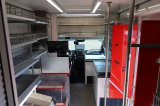 Iveco Daily 2023 - 70 C 18 Luchtering 3.0 L motor Tijhof opbouw imagen 5