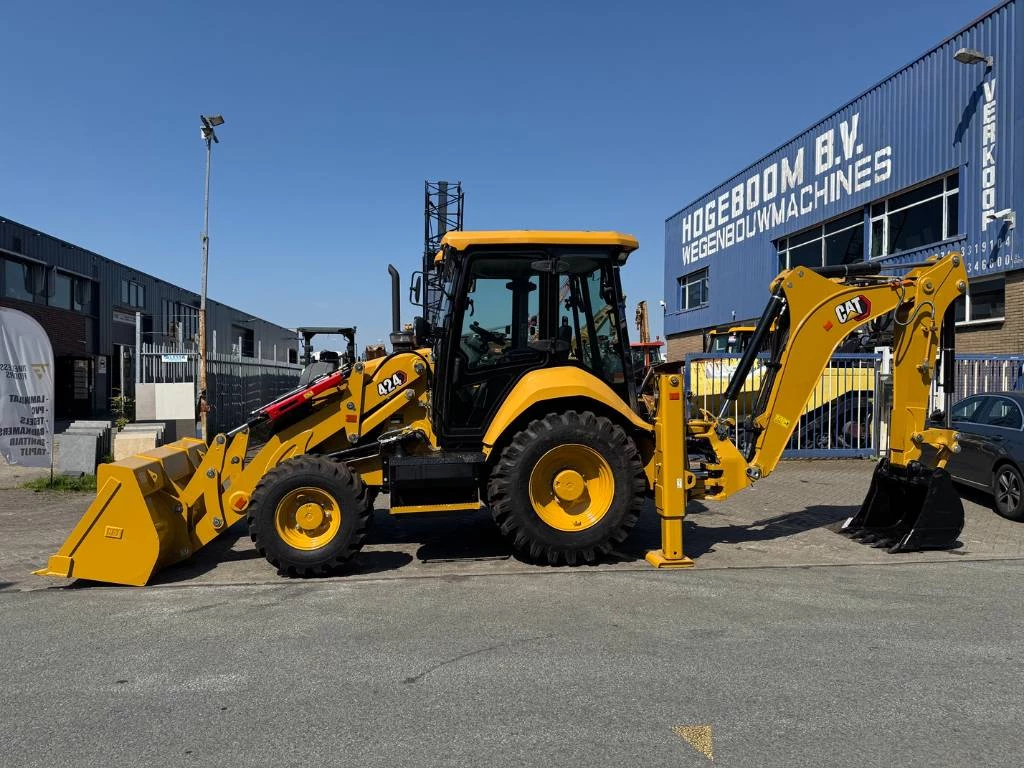 Cat 2025 - 424 4x4 UNUSED NEW image 2