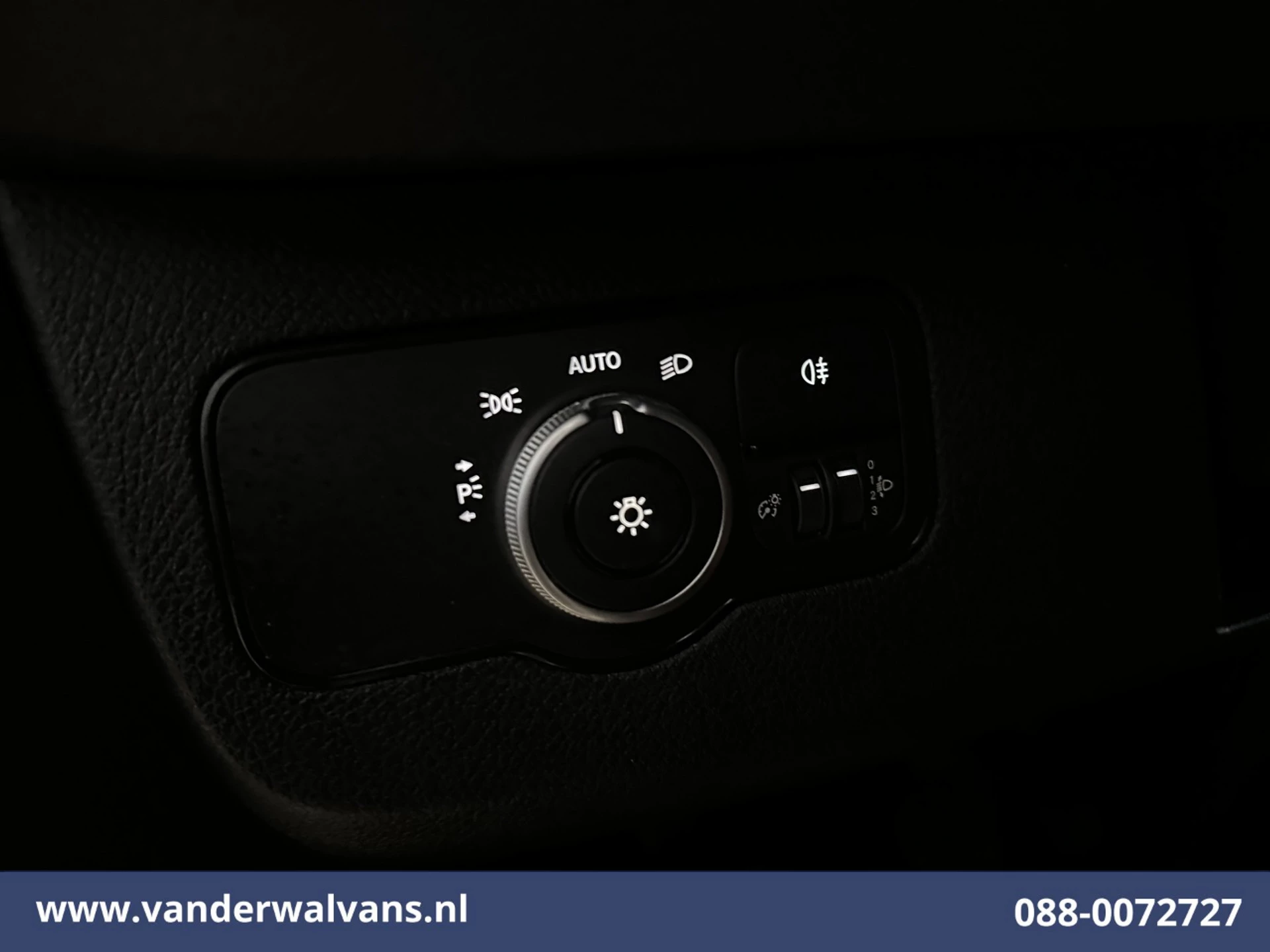 Mercedes-Benz Sprinter 2018 - 316 CDI 163 pk L2H2 Euro6 Airco | 2800kg Trekhaak | Camera | Apple Carplay | Parkeersensoren image 17