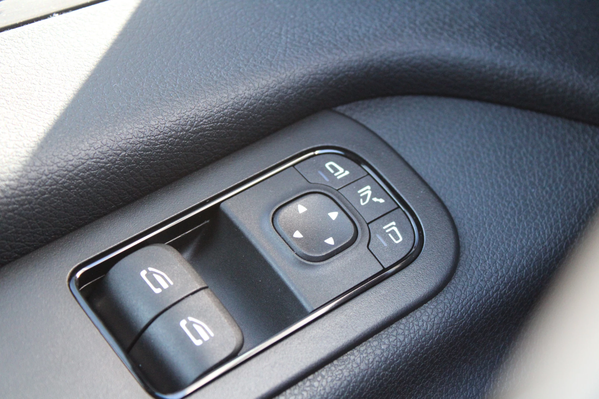 Mercedes-Benz Sprinter 2024 - 317CDI L2H2 Select - LED - Mbux 10 - 3.5t Trekhaak - Geveerde Stoel - Betimmering - Camera - Carplay - Blind spot - Cruise - Rijklaar obrázek 19