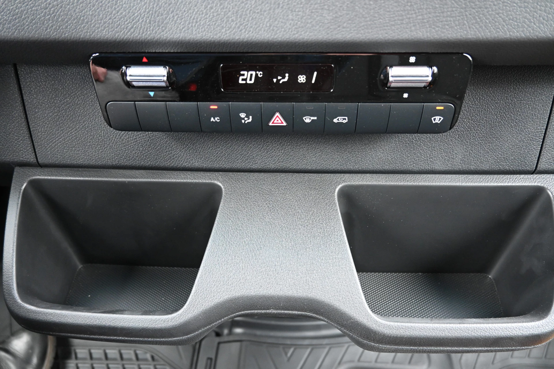 Mercedes-Benz Sprinter 2025 - 519 CDI 4x4 L3 AWD Chassis cabine Bild 5
