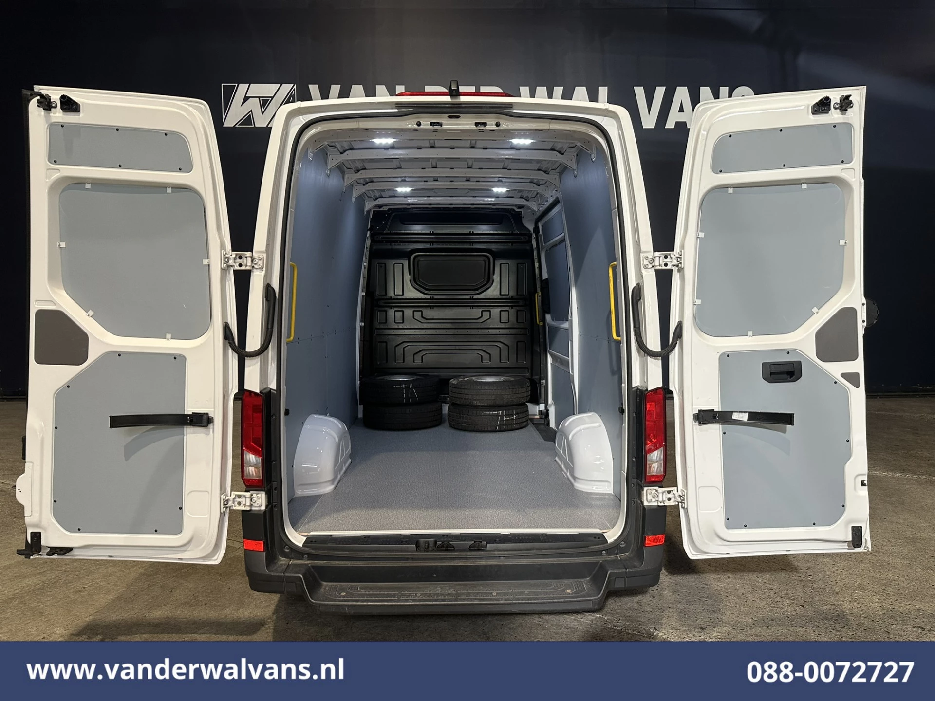 Volkswagen Crafter 2022 - 2.0 TDI 141pk L3H3 L2H2 Euro6 Airco | Camera | Apple Carplay | Cruisecontrol | Chauffeursstoel obrázek 12