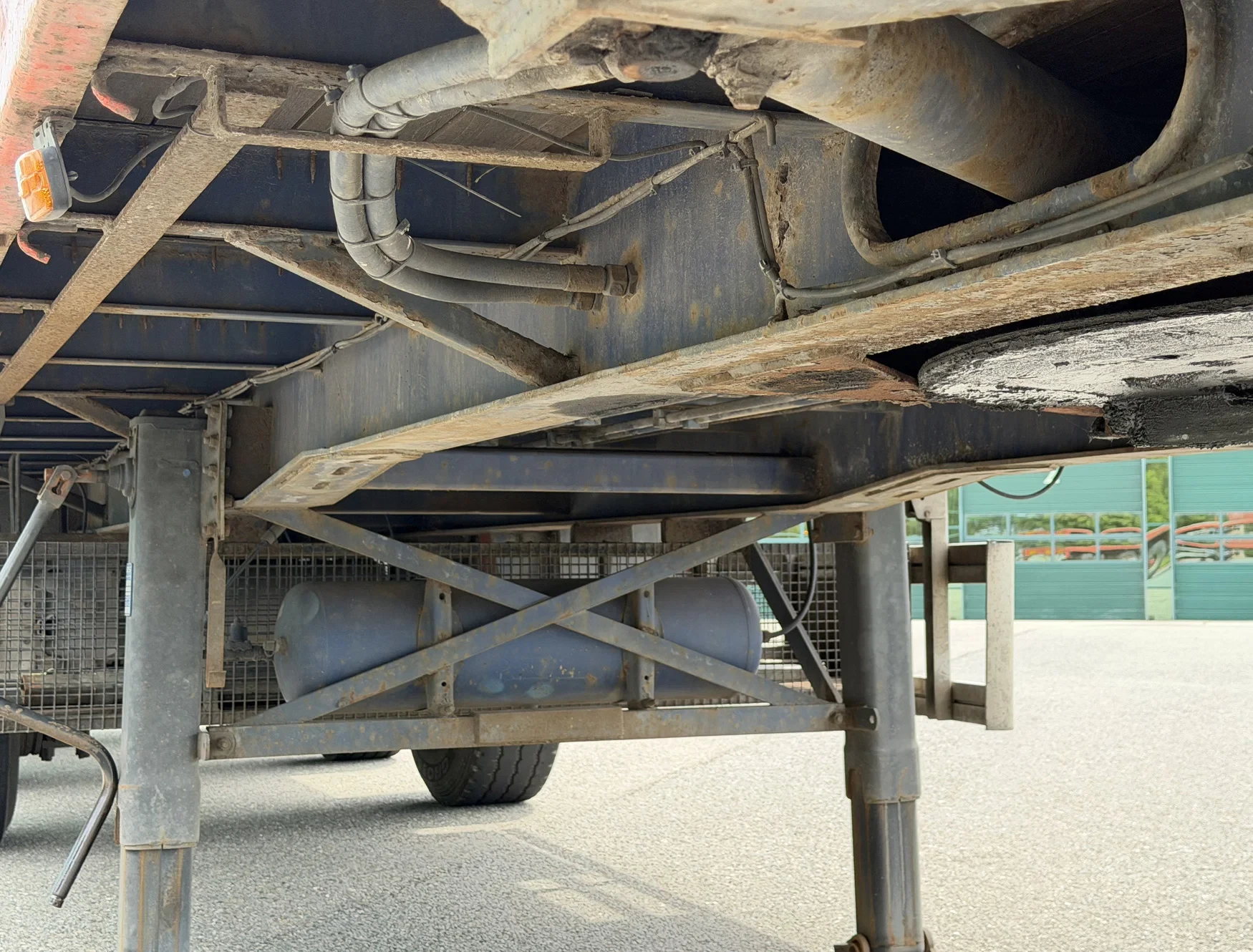 Floor 1981 - FLO-14-30-H DRUM BRAKES STEERING AXLE FLATBED HOLLAND-TRAILER afbeelding 9