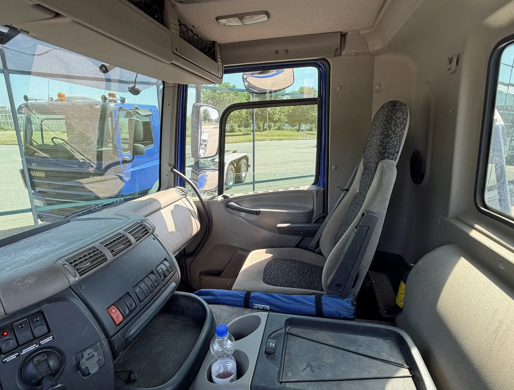 Ginaf X 4241 S 2008 - 8X4 EURO 5 MANUAL GEARBOX 460 HP ONLY 159.500 KM 4-AXLE AIRCO SUPER CONDITION HOLLAND-TRUCK afbeelding 9