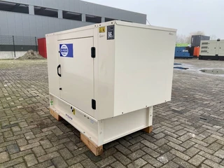 FG Wilson 2026 - P13.5-6 - 13.5 kVA Genset - DPX-16000 imagen 2 miniatura