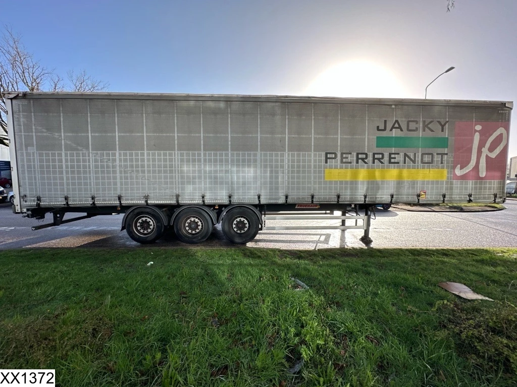Fruehauf 2019 - Tautliner Lift shaft obrázek 9