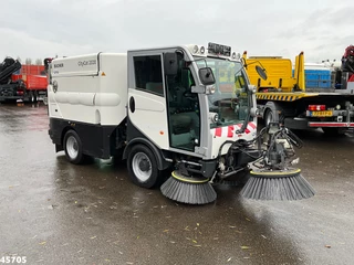 Bucher Citycat 2020 with 3-rd brush 2016 - N/A zdjecie 4