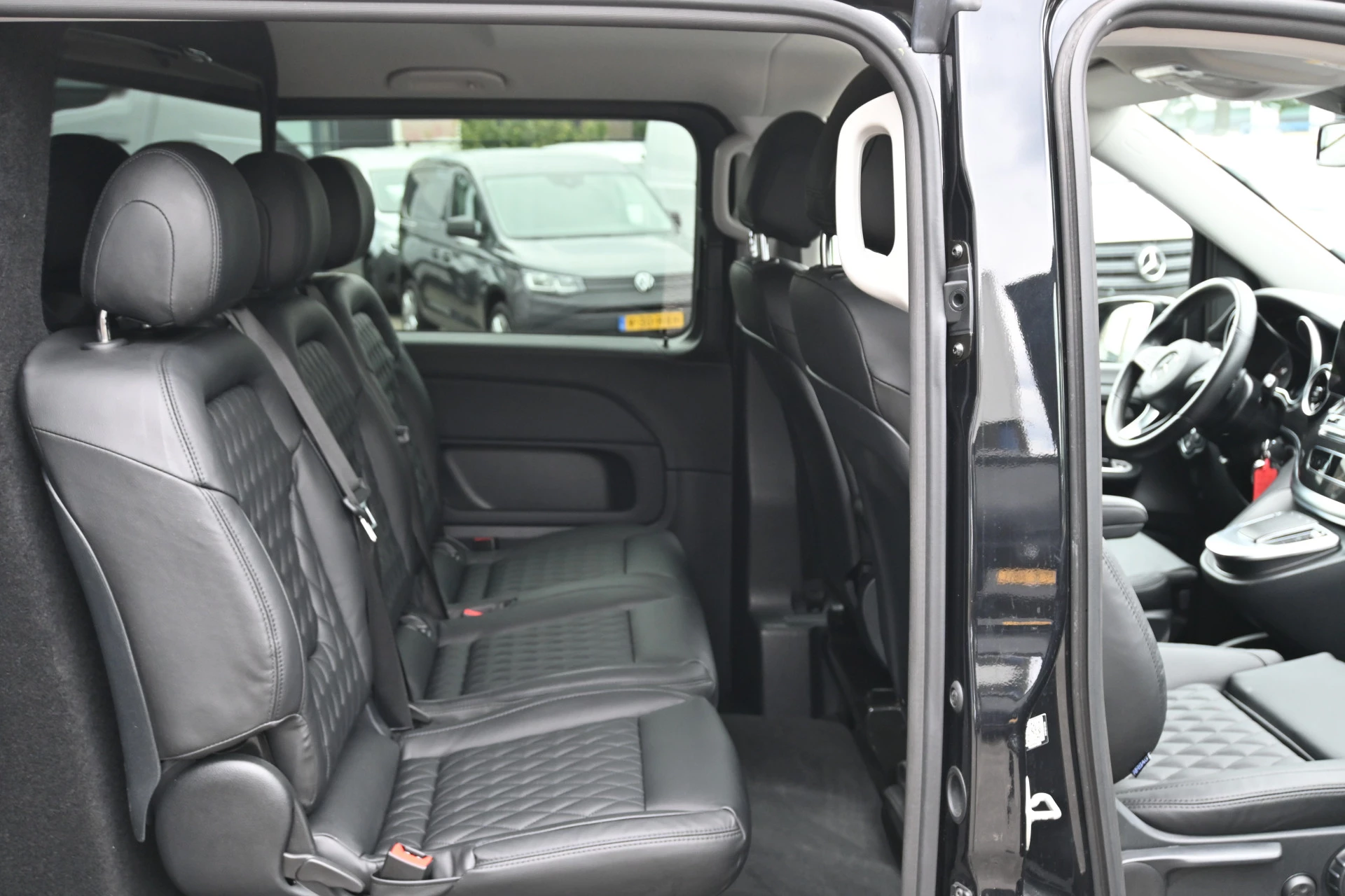 Mercedes-Benz V-Class 2024 - 250d L2 DC Bild 10