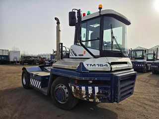 Terberg RT283 | TERMINAL TRACTOR 4X4| TURNING CHAIR. | AUTOMATIC GEAR | 28 191HOURS | 2012 - N/A image 7