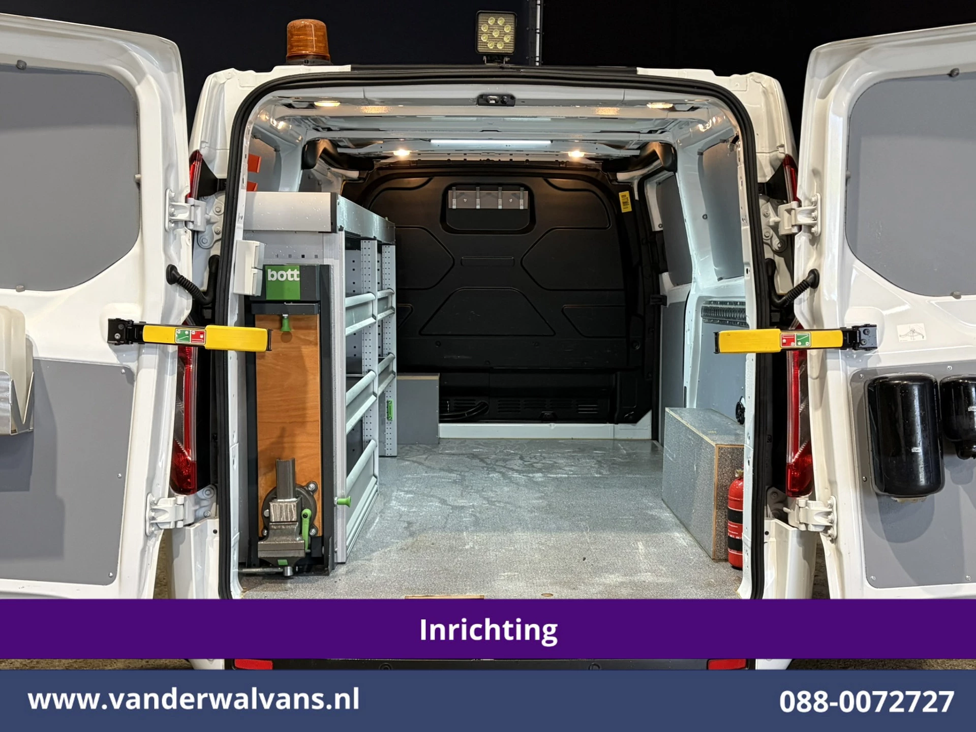Ford Transit Custom 2022 - 2.0 TDCI 130pk L2H1 Inrichting Euro6 Airco | Camera | Omvormer | LED | Cruisecontrol | Verwarmde voorruit obrázek 2