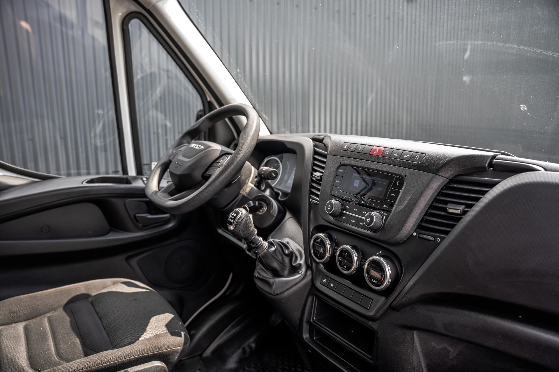 Iveco Daily 2022 - 35S16 | L4H2 | 157 PK | 3-Zits | Airco | Parkeersensoren obrázek 2