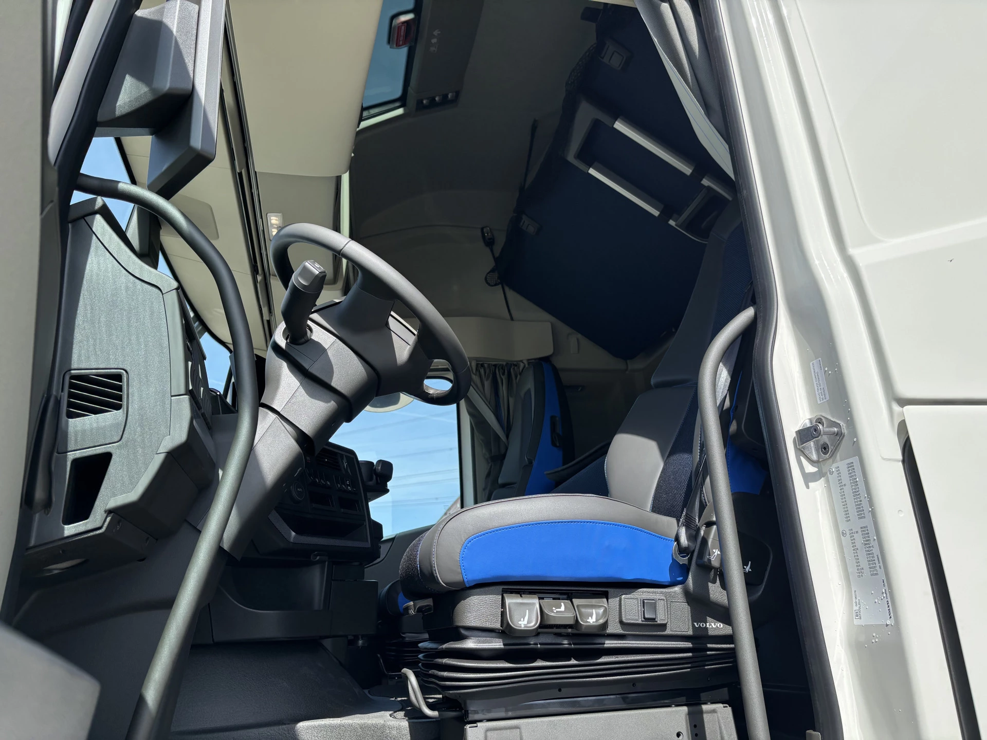 Volvo FH 2026 - 460 Aero XL 4x2 I-Save + I-Park image 14
