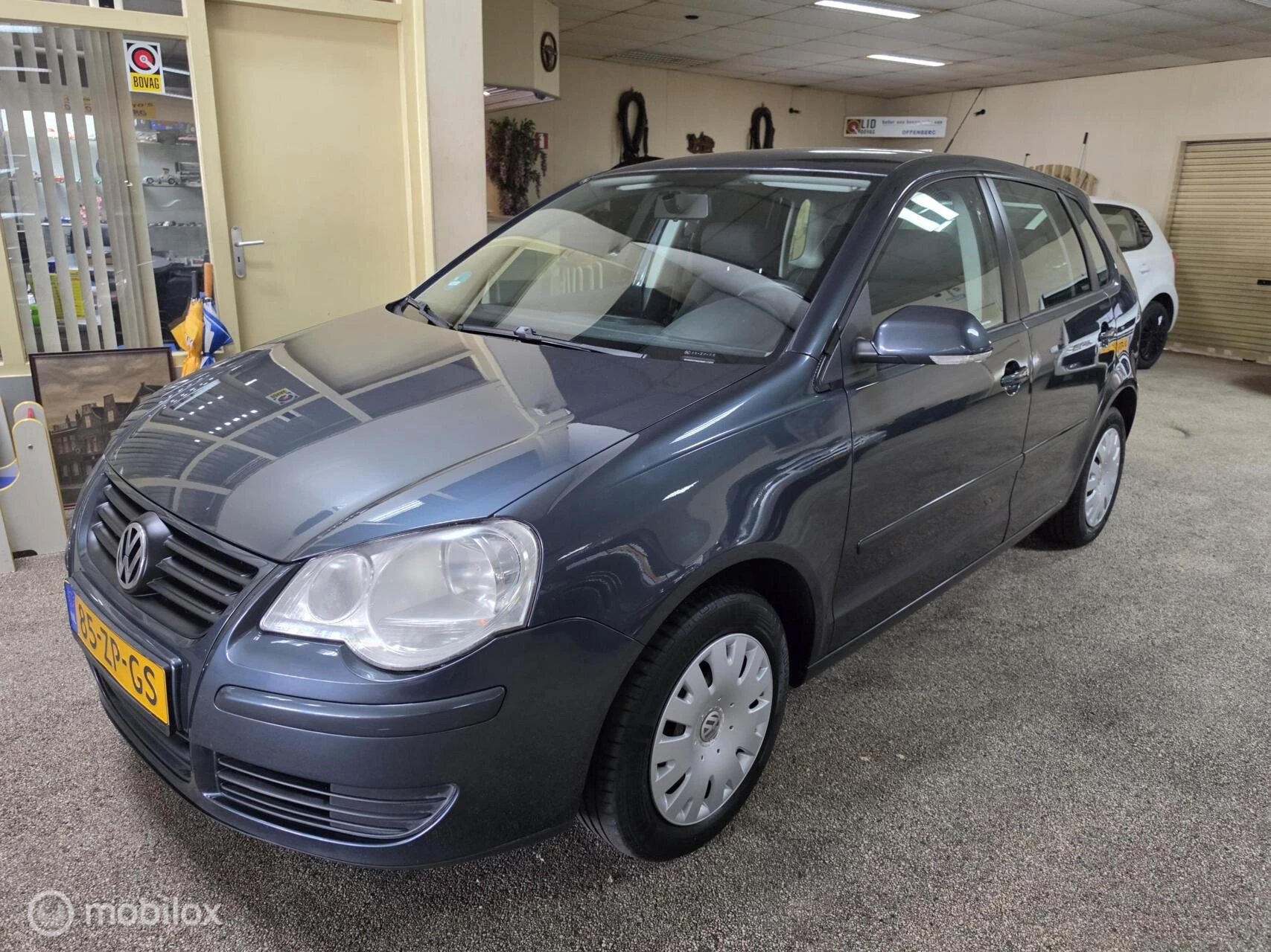 Volkswagen Polo 2008 - 1.4-16V Comfortline obrázek 3