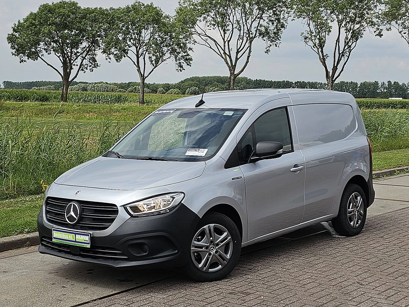Mercedes-Benz eCitan 2024 изображение 2