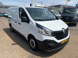 Renault Trafic 2017 - L1H1 120PK EURO6 AIRCO NAVI TREKHAAK afbeelding 2