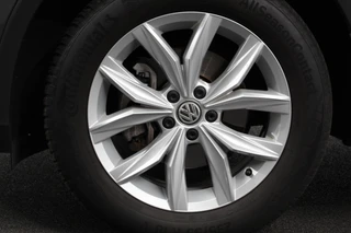 Volkswagen Tiguan Allspace 2021 - 1.5 TSI 150pk DSG HighLine 7p. изображение 3 миниатюра