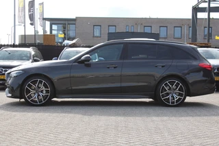 Mercedes-Benz C-Class 2023 - Estate 300e AMG Line NIGHT PAKKET DISTRONIC SFEER CARPLAY CAMERA MULTIBEAM 19'' obrazek 4