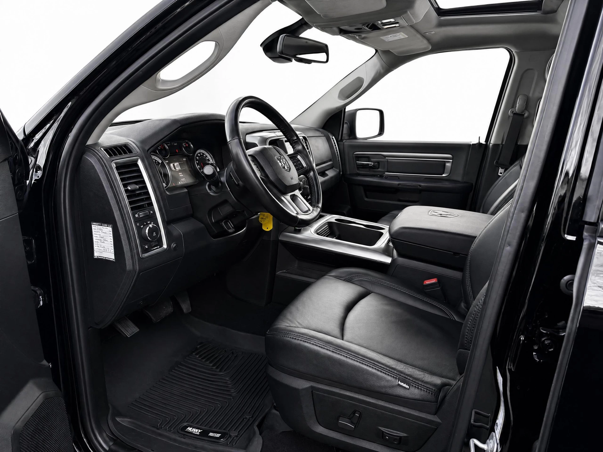 Dodge Ram 1500 2024 - 5.7 V8 4x4 Crew Cab 5'7 | Trekhaak 13-polig | 200 L LPG | Leren bekleding | obrázek 13