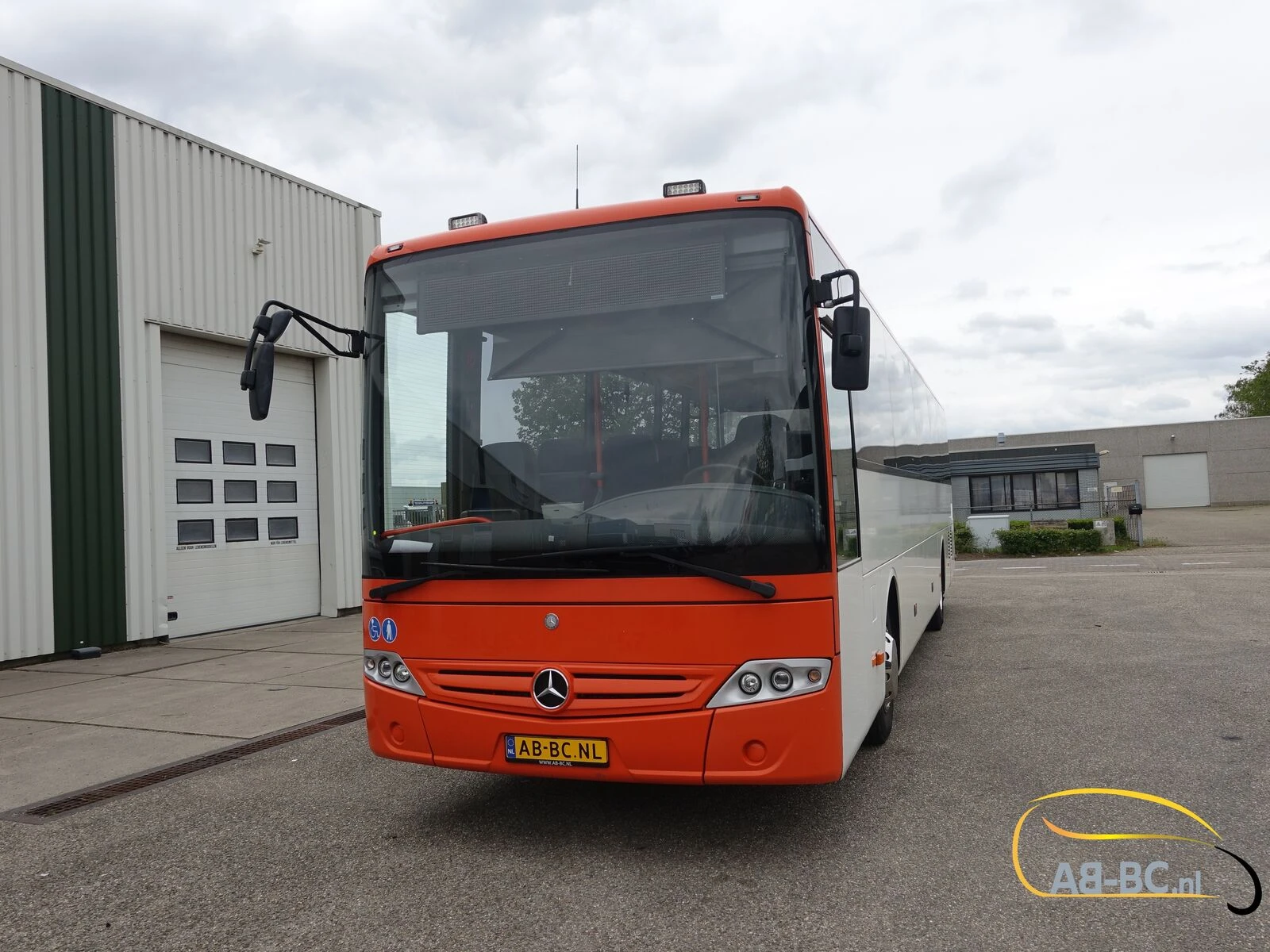 Mercedes-Benz Intouro 49 Seats Liftbus EURO 6 2016 image 13