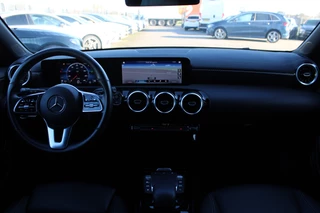 Mercedes-Benz CLA 2022 - Shooting Brake 180 AUT7 Luxury Line LEDER NAVI CAMERA CARPLAY obrazek 2