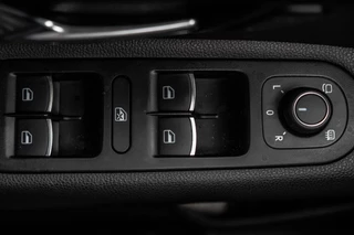 Volkswagen Amarok 2018 - 3.0 TDI V6 L2H1 XL | 4Motion | DC 5P | Highline | 225 PK | LED | Camera | Cruise | PDC | Trekhaak | Airco obrazek 24