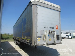 Schmitz Cargobull Semitrailer Curtainsider Mega 2017 te koop