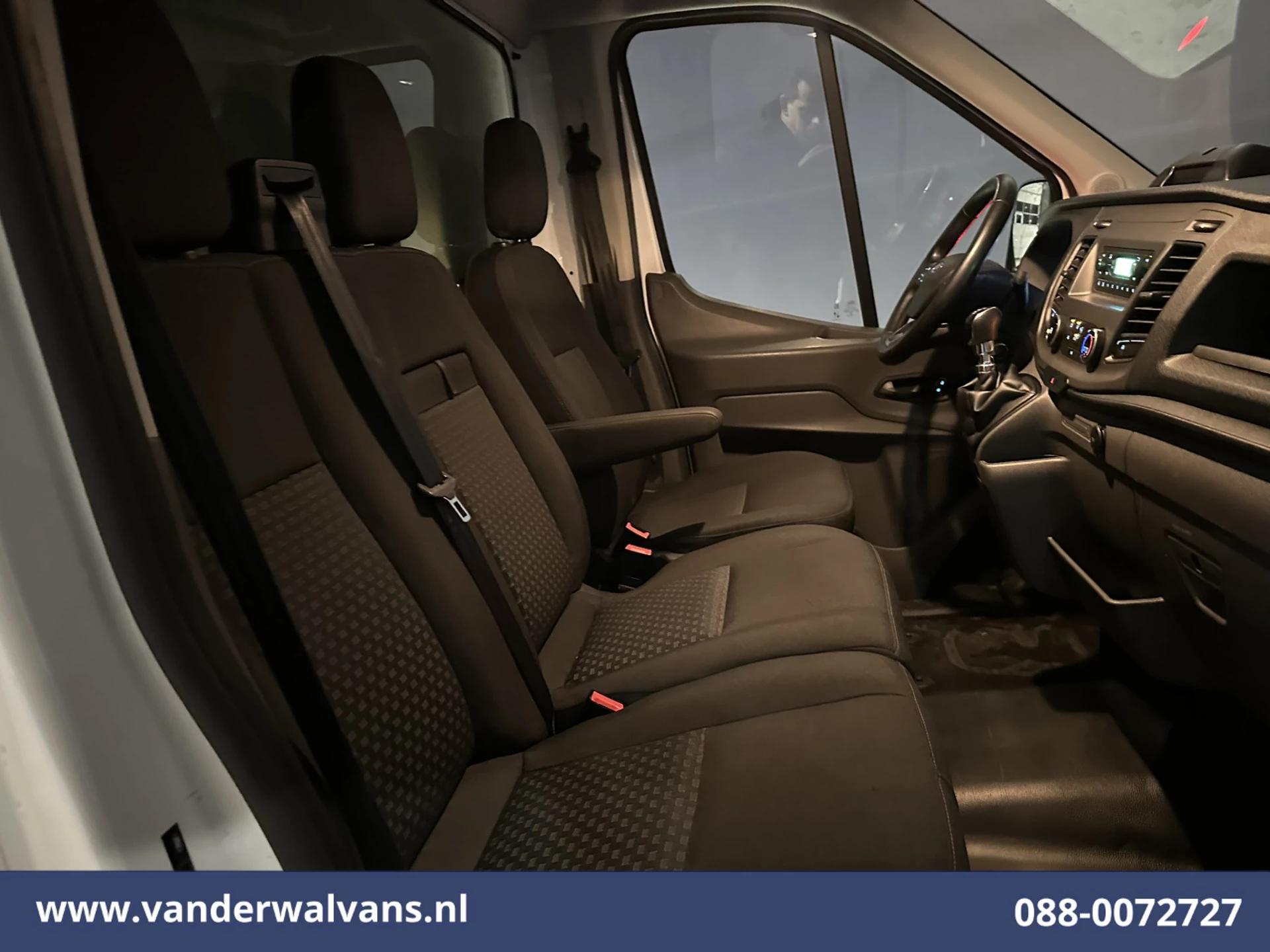 Ford Transit 2022 - 2.0 TDCI 161pk Bakwagen Laadklep Euro6 Airco | Cruisecontrol | Verwarmde voorruit | 1040kg laadvermogen image 7