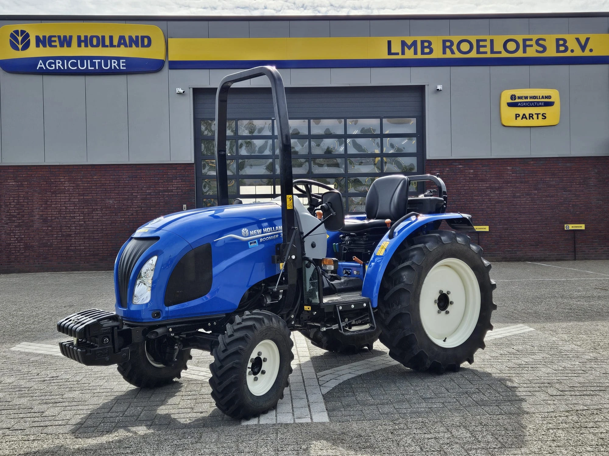 New Holland 2022 - Boomer 35 image 9