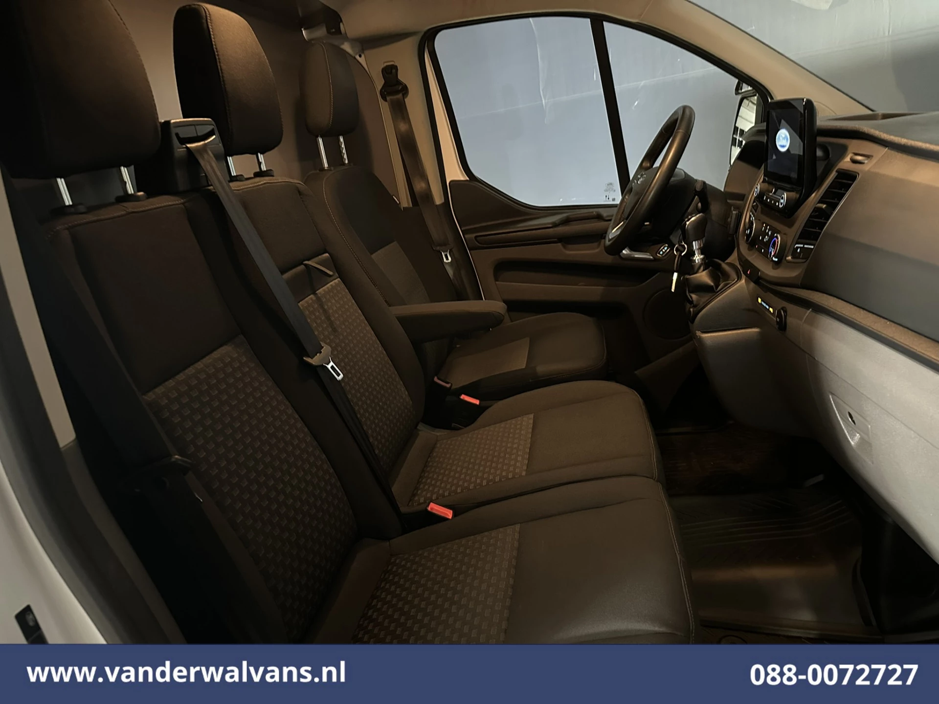 Ford Transit Custom 2023 - 2.0 TDCI 130pk L2H1 Euro6 Airco | Camera | 2800kg Trekhaak | LED | Android Auto Bild 7