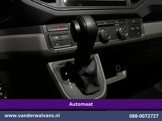Volkswagen Crafter 2022 - 2.0 TDI 141pk Automaat L3H3 L2H2 Euro6 Airco | Camera | Apple Carplay | 3000kg Trekhaak | Adaptieve Cruisecontrol afbeelding 2 miniatuur