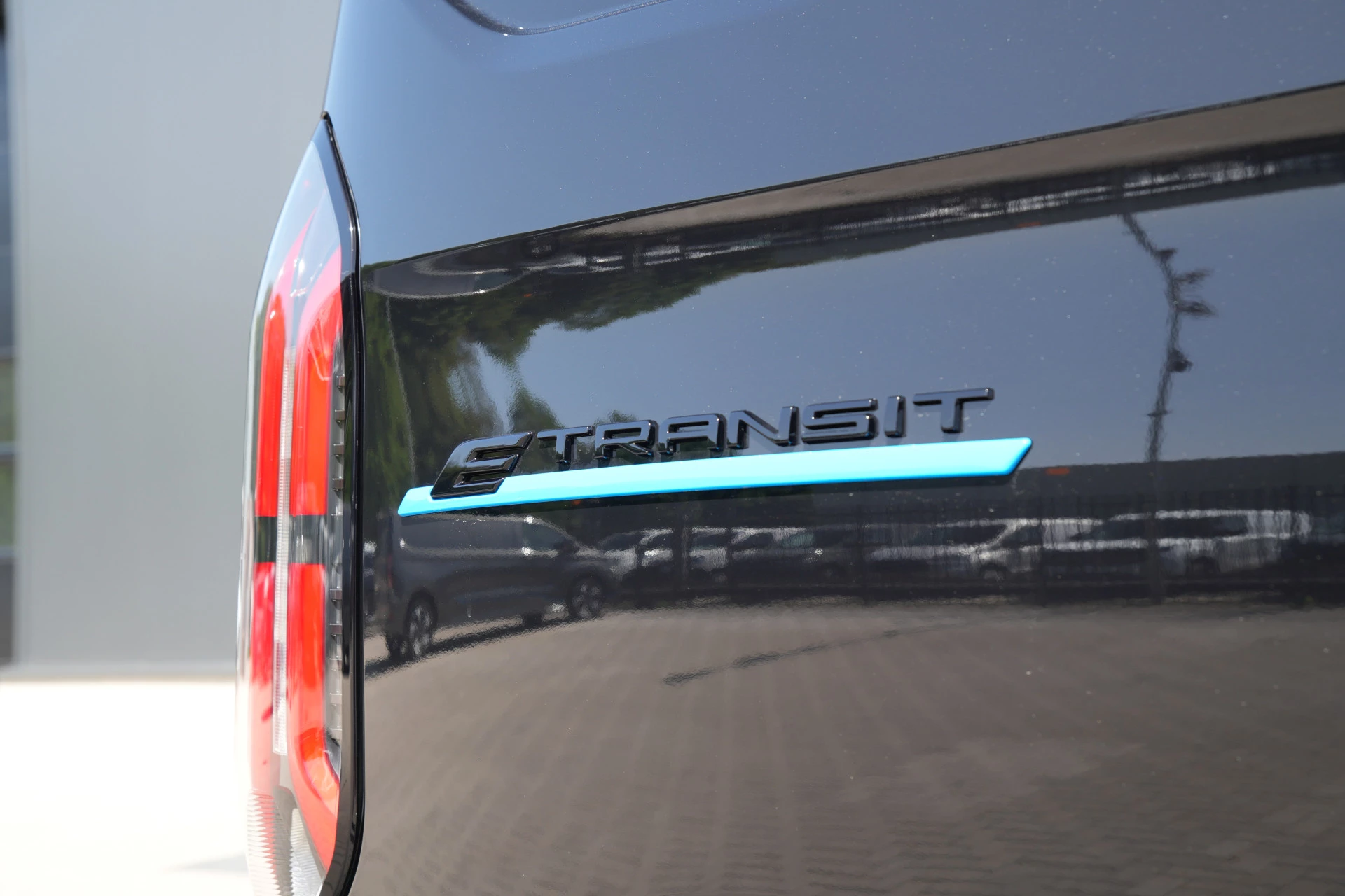 Ford E-Transit Custom 2026 - 340 L2H1 Limited 71 kWh 218pk - AGR Bestuurdersstoel - Trekhaak - ACC - B&O - Navi - Stoel/Stuurverwarming - 360 Camera - Blindspot - Rijklaar obrázek 41