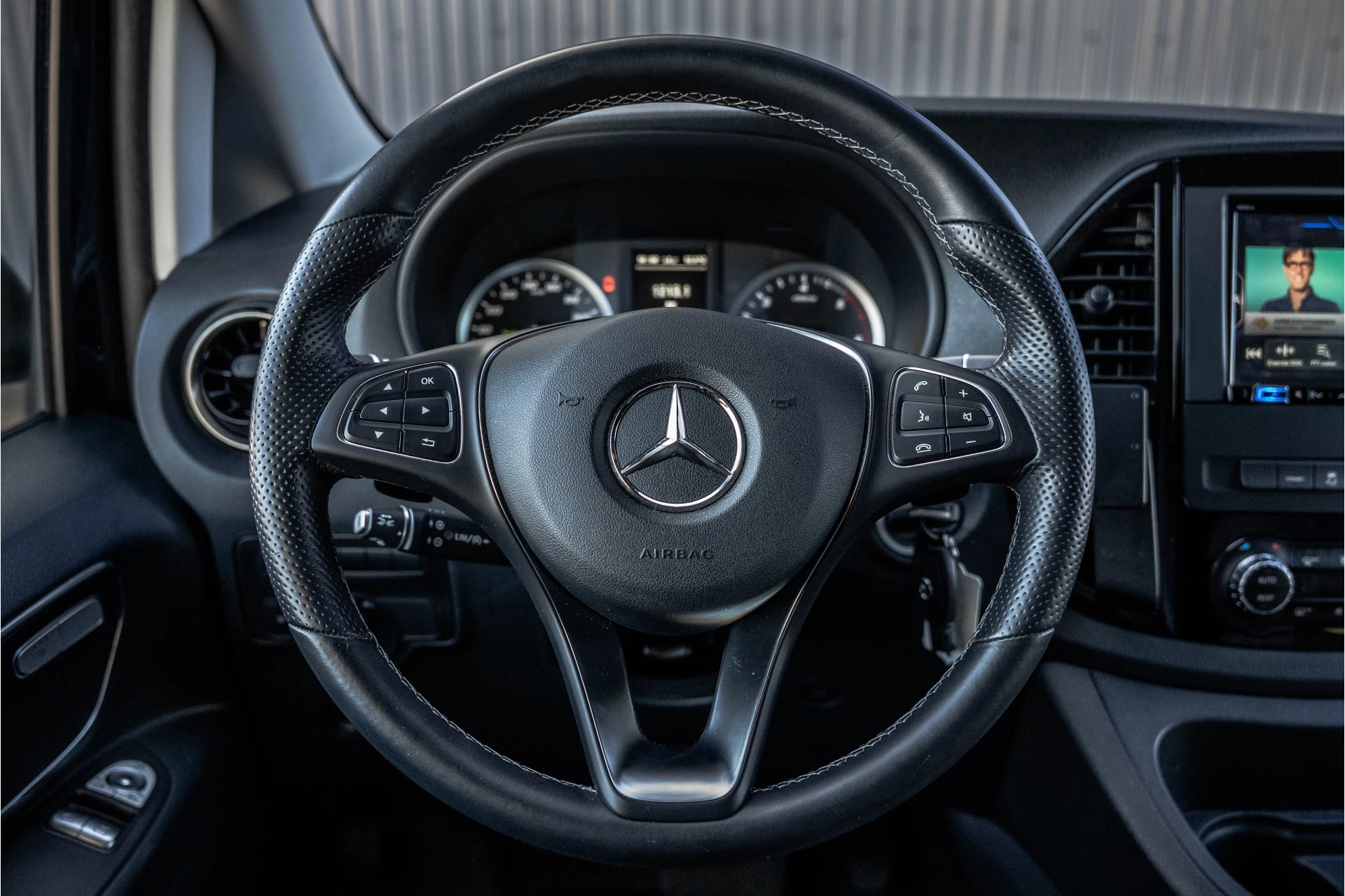 Mercedes-Benz Vito 2022 - 119 CDI L3H1 | ILS | Automaat | Camera | Carplay | PDC | Zijschuifdeur L+R | Trekhaak obrázek 15