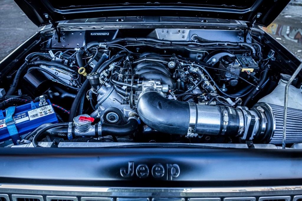 Jeep Cherokee 1986 - 5.7 V8 LS1 Swap (324PK) en volledig gerestaureerd zdjęcie 2